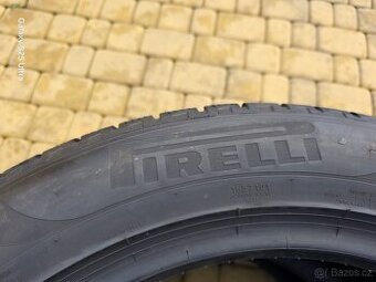 2 kusy nových zimních pneumatik 285/45 19" Pirelli