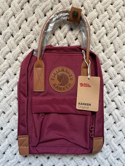 Nový batoh Fjällräven Kanken 7L vínový s hnědými prvky