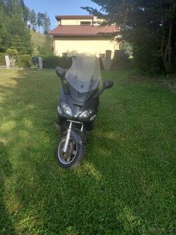 Piaggio X9 500