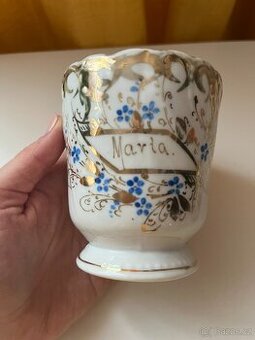 Starý hrneček, zlacený, nápis Marta