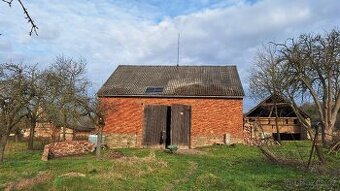 Pozemek se stodolou 1428 m2