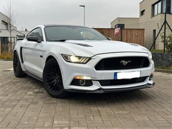 Prodám Ford Mustang GT 5.0 – USA verze, r. 2017 – NOVÁ STK