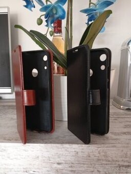 Prodám dvě pouzdra na mobilní telefon Honor 8 A.