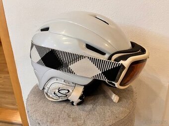 Lyžařská helma, přilba, brýle