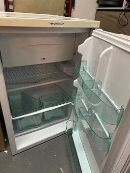 Lednička Polar s malým mrazákem