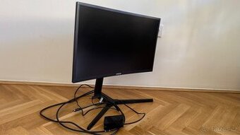 Samsung C24FG73 – 24″ 144 Hz, zakřivený QLED (VA), pivot