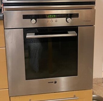 Trouba vestavná s horkovzduchem Fagor