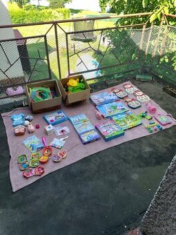 Hračky: polly pocket, autodráha, kuličkodráha, hra Frozen