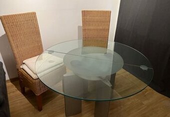 Jídelní stůl Ronald Schmitt+ 4 ratanové židle