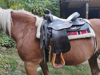 Western na široké koně