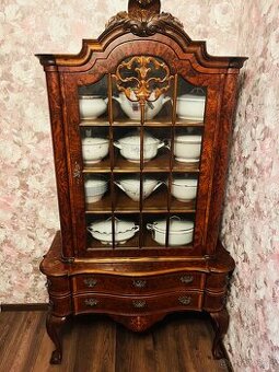 Starožitný nábytek