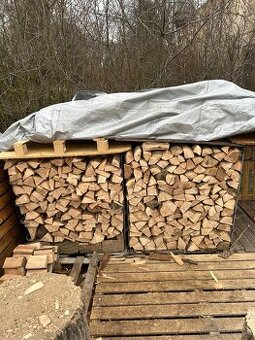 Palivové dřevo tvrdé štípané