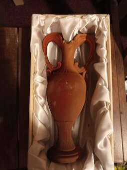 Váza ve tvaru amfory