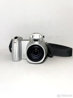 Minolta Dimage Z10 digitální fotoaparát — TOP stav