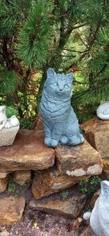 Zahradní dekorace- Sedící kočička šedá