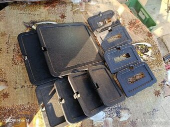 Škoda Forman dviřka kufru bočnich kastliku