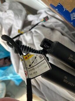 Vzpery kufru Superb 3 combi nove