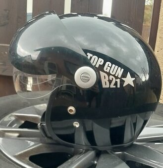 Přilba na moped,skůtr,motorku