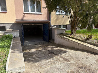 Pronájem garáže s el. Raisova, Rokycany