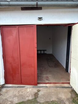 Zděná garáž Velešín