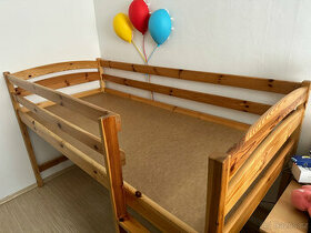 Vyvýšená dětská postel