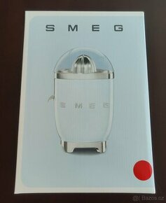 Originální SMEG odšťavňovač/lis na citrusy (červený)