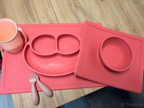 EzpzSada nádobí pro miminko plus lžičky a učicí není hrniček - 1