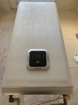 Ariston Velis Plus 80
