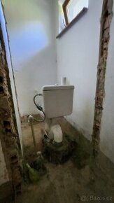 Přenechám WC ve slušném stavu