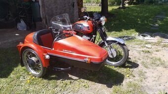 Jawa 350/634-8 se sidekarou