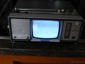 Přenosný televizor UNIVERSUM FK100R z roku 1968