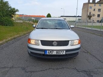 Passat originál VR5 110 kw dobrá výbava