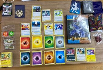 Pokémon karty a příslušenství