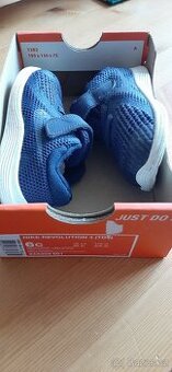 Nike vel 22 - 1