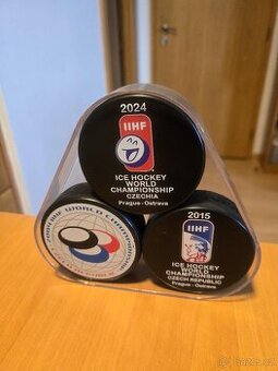 Unikátní sběratelský set Oficiální puky z MS v hokeji 04,15,