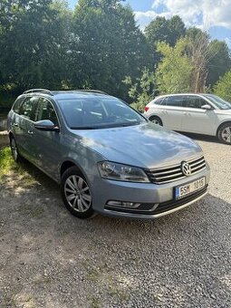 Volkswagen Passat B7 103kw šedá barva