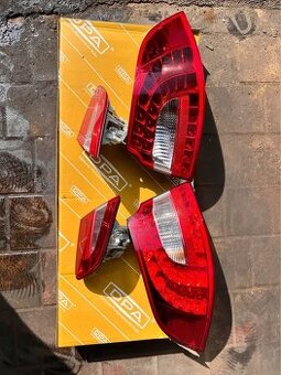 Superb 2 Zadní led světla