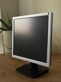 Monitor LG L1718S-SN