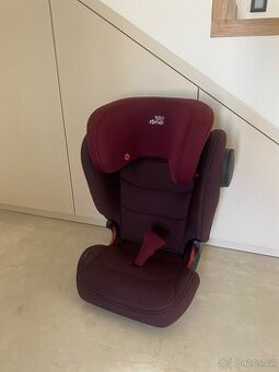 Autosedačka Britax RÖMER Kidfix III M Burgundy Red Isofix - 1