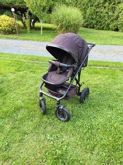 Kočárek moon air 2022