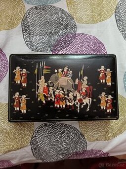 Ozdobna drevena krabicka na sperky z dob Mughalů