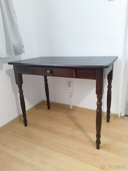 Psací stůl ve vintage stylu