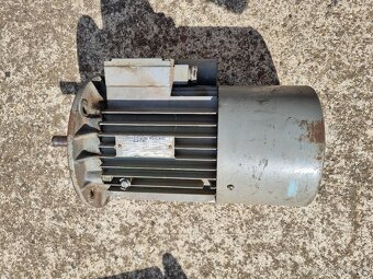 Motor ze sekačky 1,1 kW MEZ MOHELNICE