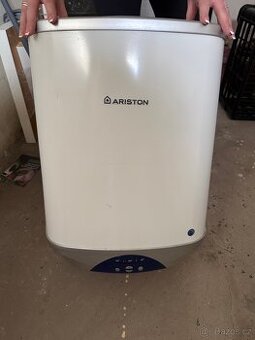 Elektrický bojler na vodu Ariston