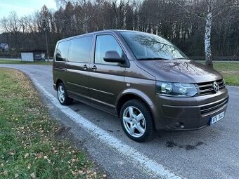 VW Multivan T5, 2.0 TDI 103 KW, manuál. - 1