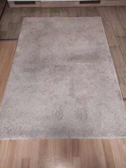 Béžový koberec IKEA