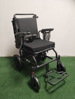 NOVÝ ODLEHČENÝ ELEKTRICKÝ INVALIDNÍ VOZÍK+ DÁREK