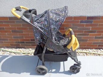 Sportovní kočárek PETITEaMARS+podložka, taška,pláštěnka,síťk