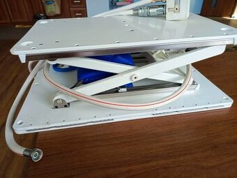 Vanový zvedák.Zdravotní pomůcká