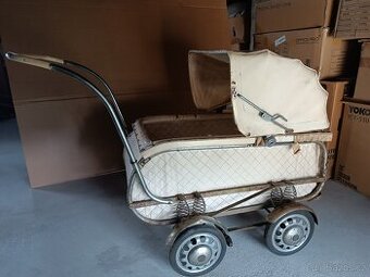 Starý kočárek 1960